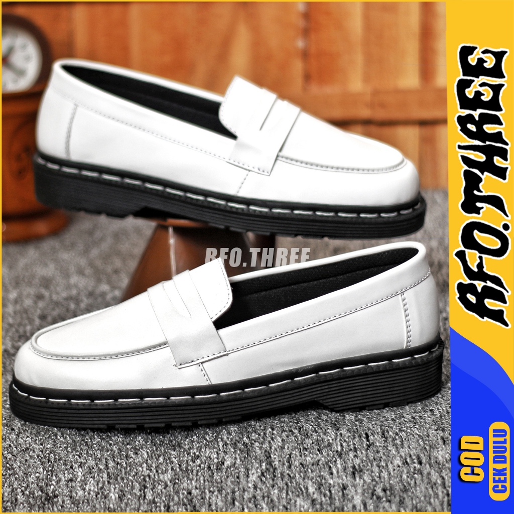 RFOTHREE Karo - Sepatu Formal Loafers Pria Putih Docmart