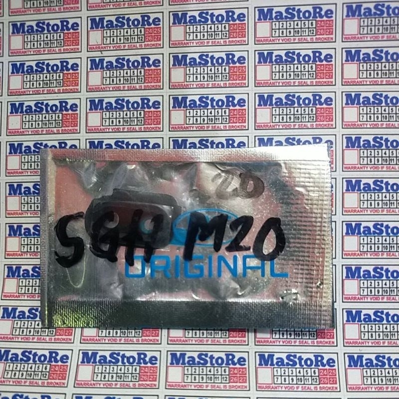 KACA KAMERA SAMSUNG M20