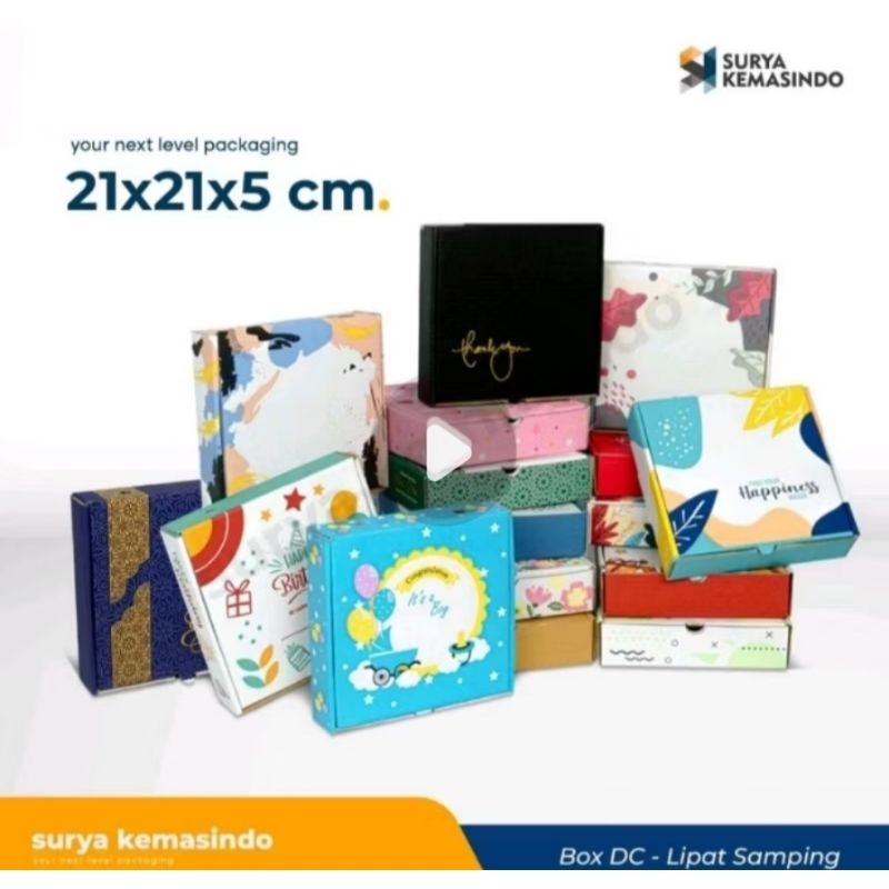 

Kotak box hampers warna