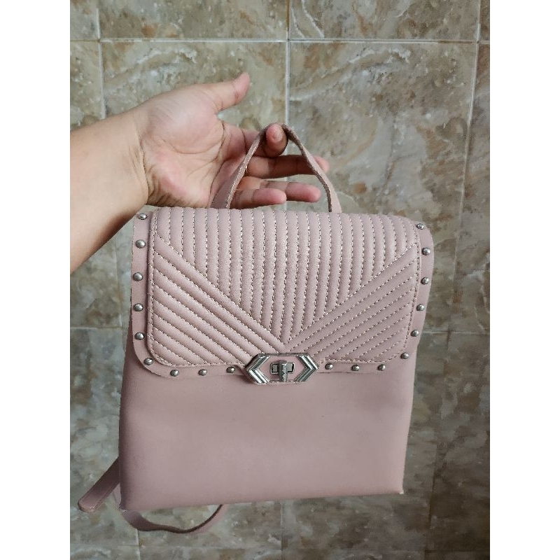 Preloved Tas gendong kecil Merk PEDRO Orginal. Jual Tas second Branded milik pribadi