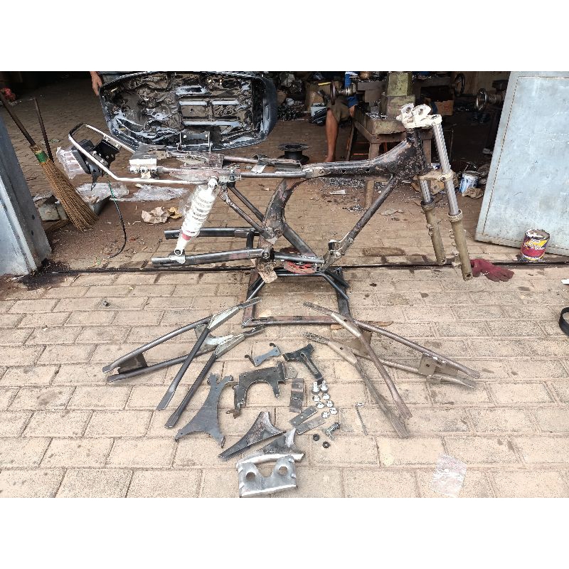 RANGKA CB DAN GL100/PAKET RANGKA CB DAN GL100 2 BODY HANDMADE/RANGA SUPER TEBAL YA