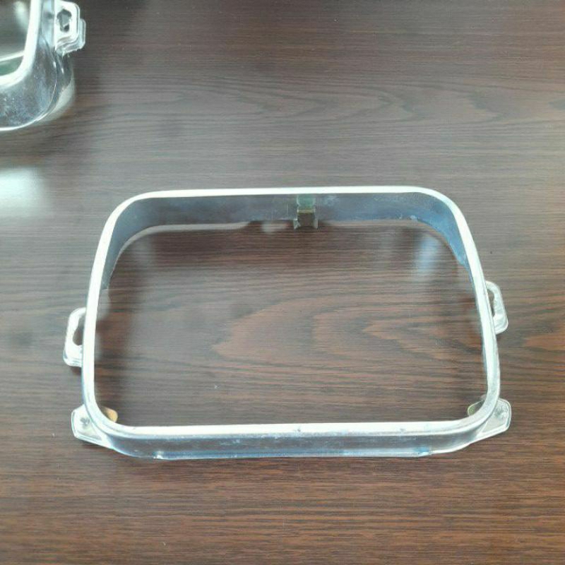 ring lampu depan MITSUBISHI L300 L-300 BENSIN / DIESEL light housing ring dudukan rumah lampu depan 