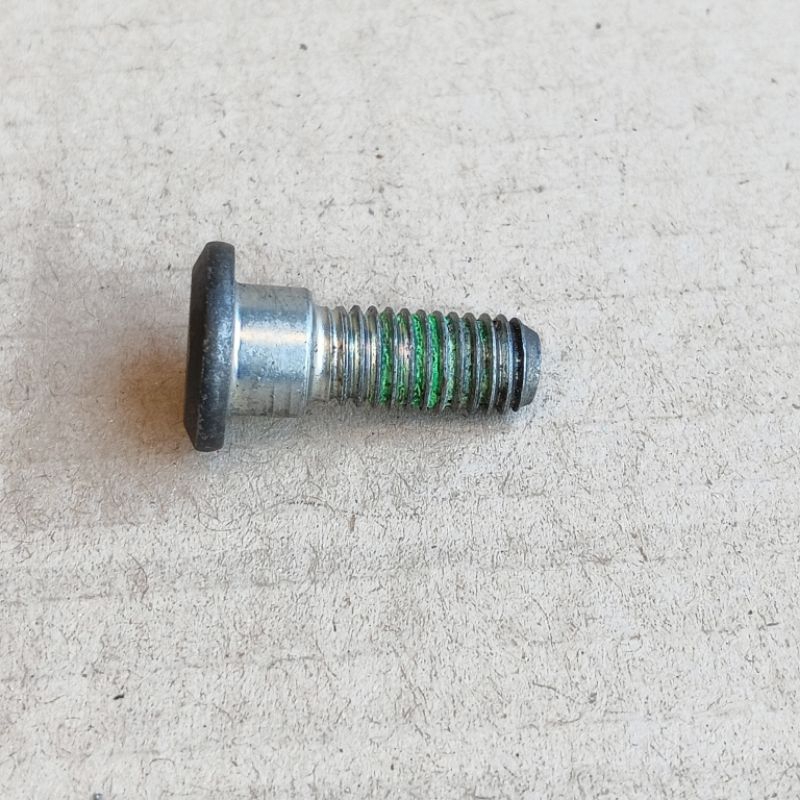 baut piringan L cakram Honda beat Scoopy Vario spacy Mega pro Verza Tiger CB150R cbr150r original co