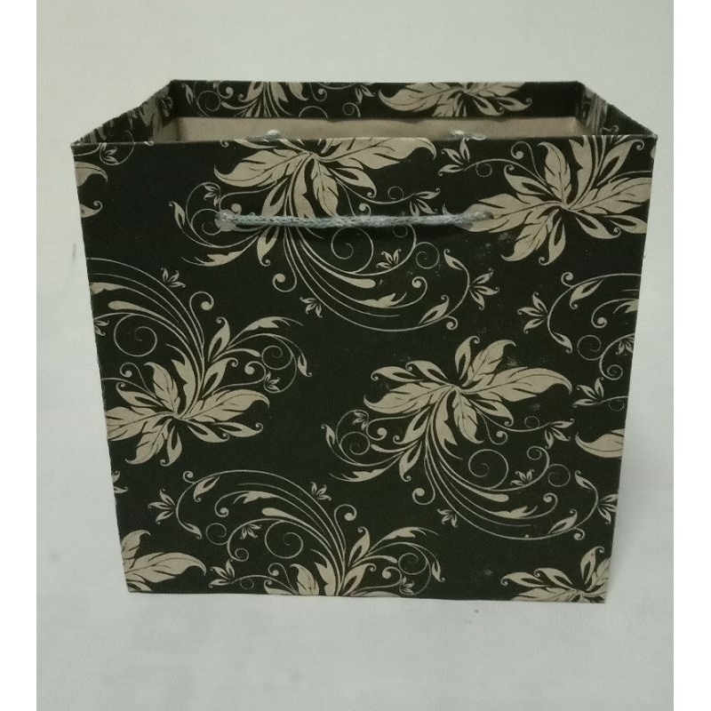 

Paperbag Pia Batik 18x12x15