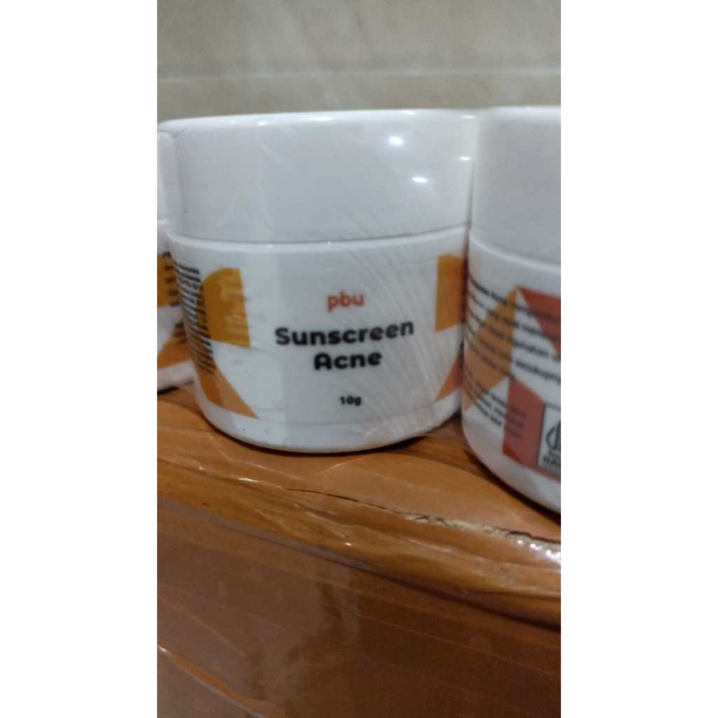 PBU SUNSCREEN ACNE - CREAM PAGI KULIT BERJERAWAT