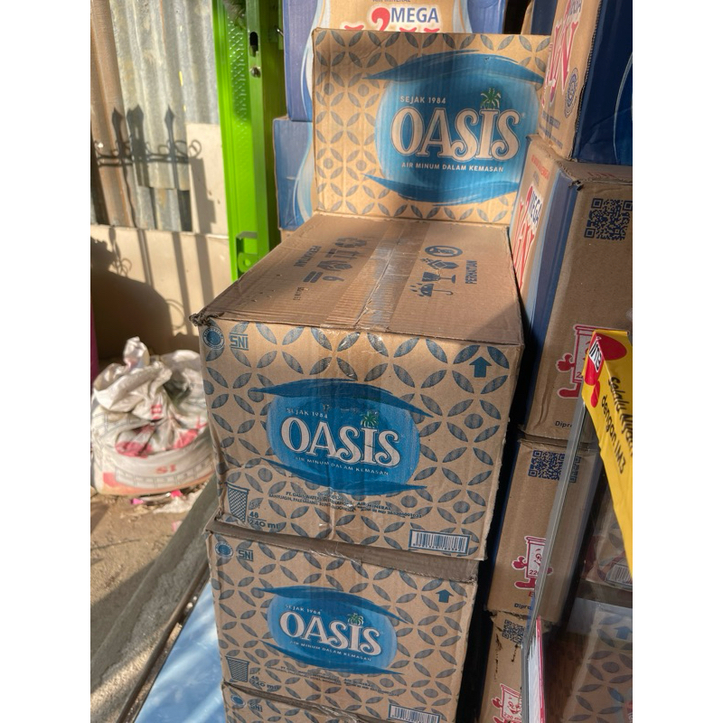 

air mineral kemasan gelas 240 ml merk OASIS perdus