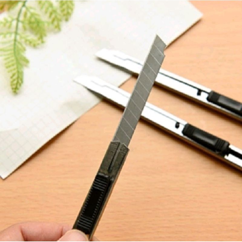 

1 pcs pisau cutter mini stainless