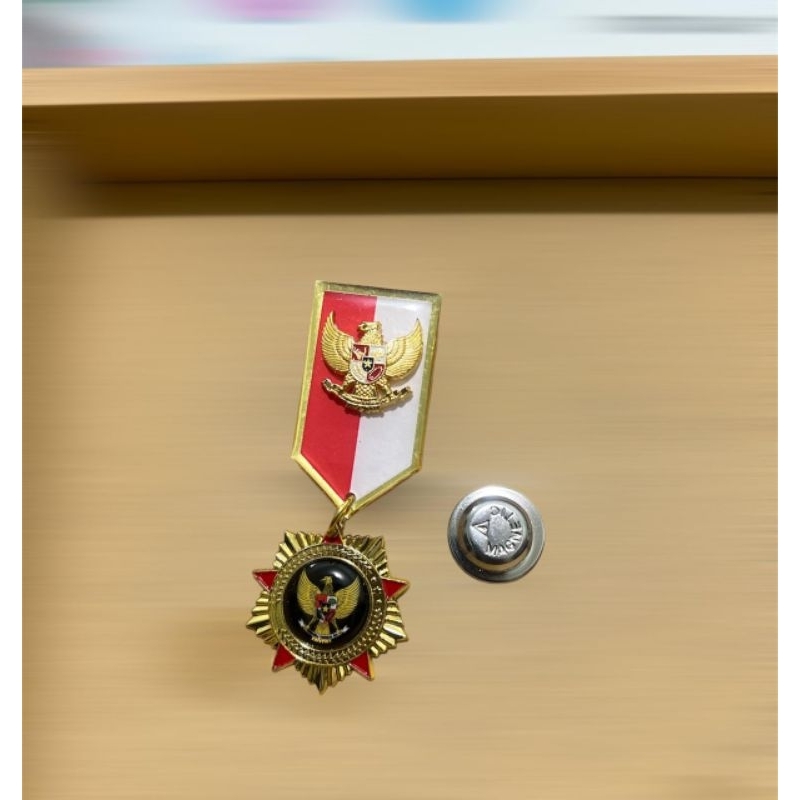 LENCANA KEPALA DESA / LENCANA MERAH PUTIH / LENCANA GARUDA