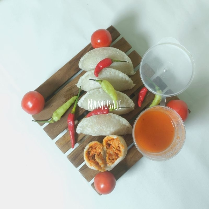 

Sekar_Shop07 Cireng Isi Ayam Suwir Pedas Isi 10 Pcs By Namusaji