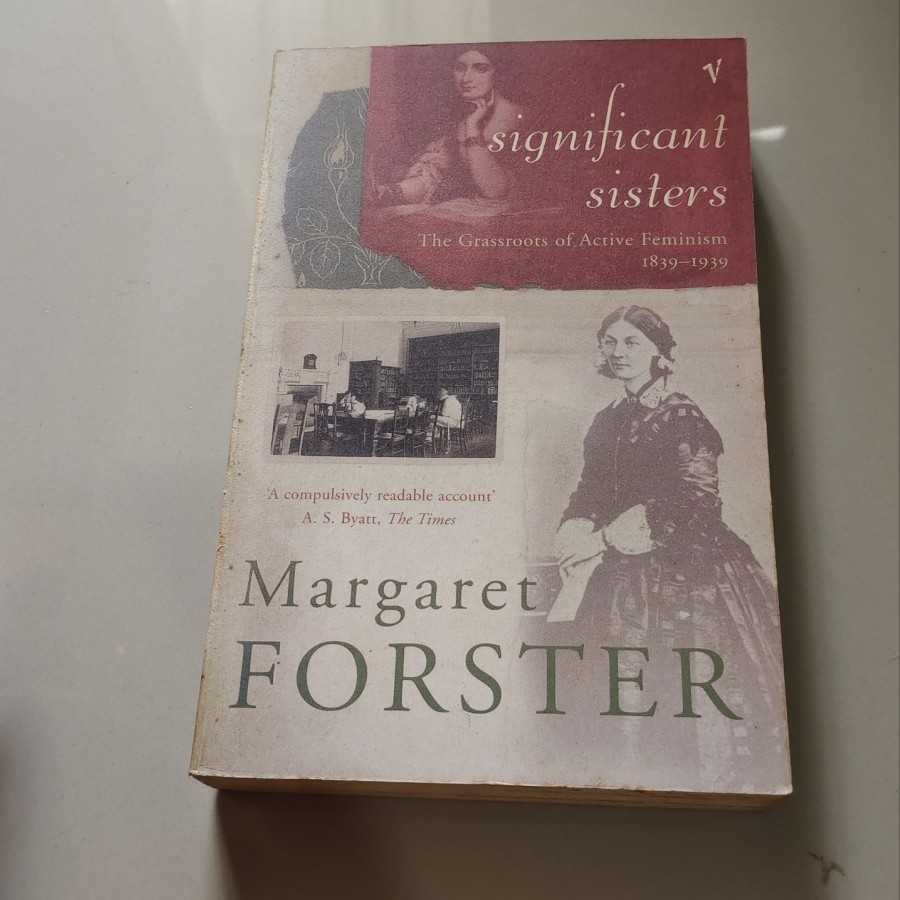 Buku Significant Sisters English