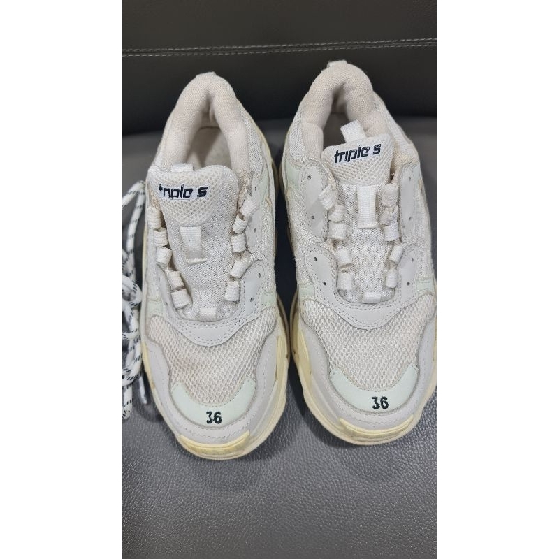 Preloved Sepatu Balenciaga size 36 warna putih gading