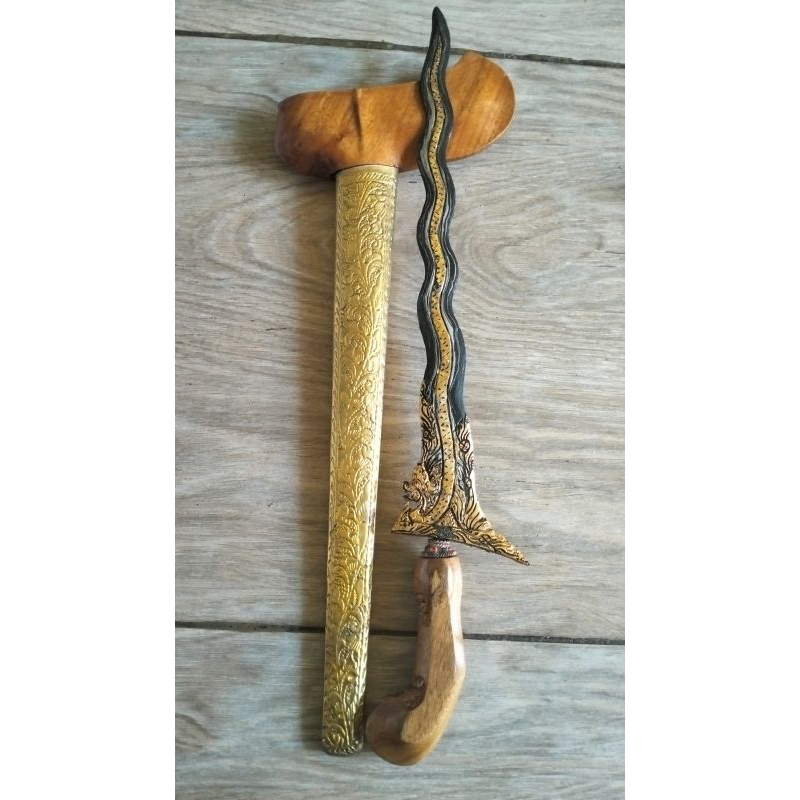 Keris Naga Sosro Kinatah