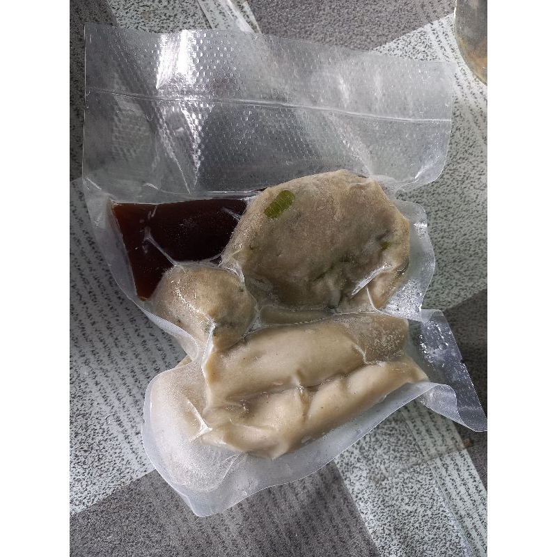 

PEMPEK / PEMPEK FROZEN / PEMPEK RASA IKAN/ PEMPEK DOS