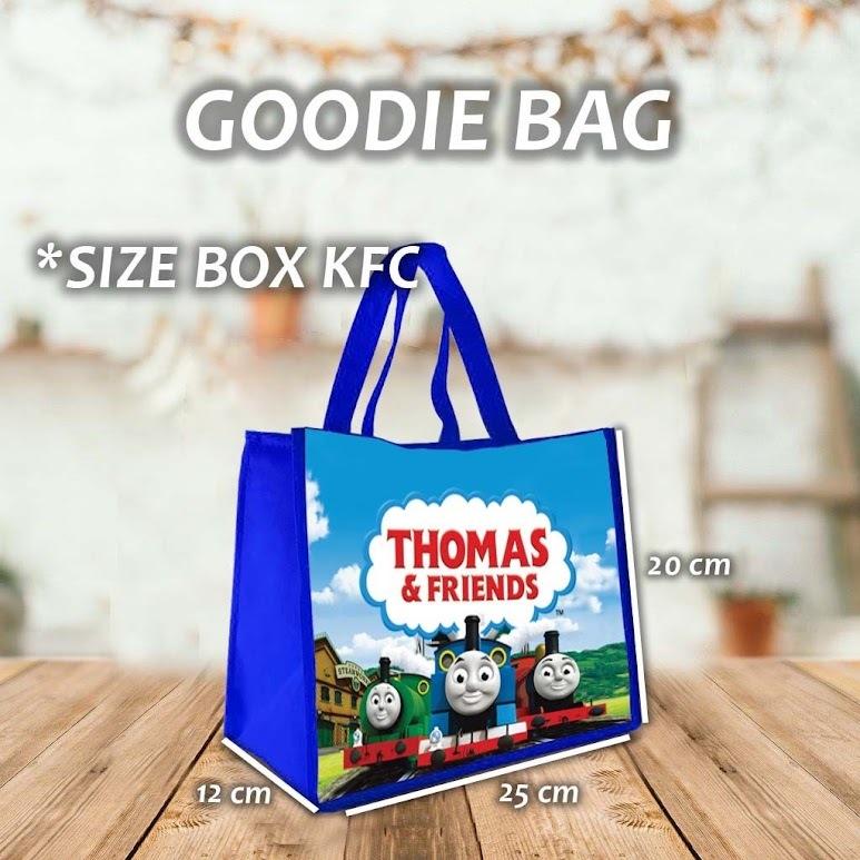 

Tas Ultah motif THOMAS Goodie Bag Souvenir Ulang Tahun Aqiqah Nama Foto Kartun Anak Lucu