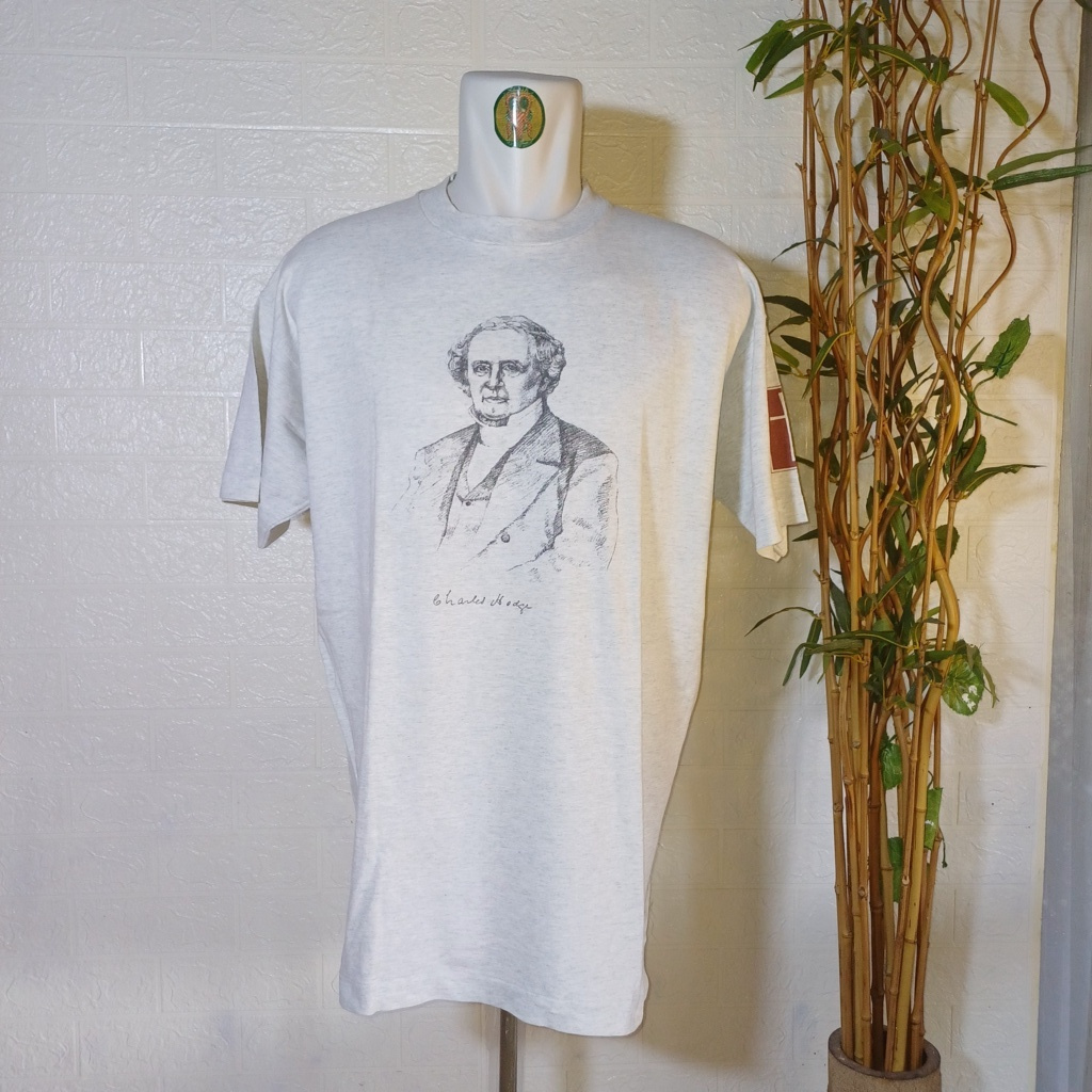 KAOS VINTAGE CHARLES OF DESIGN BY FRUIT OF THE LOOM, SIZE XL (SECOND BRANDED) ABU-ABU, TS0399