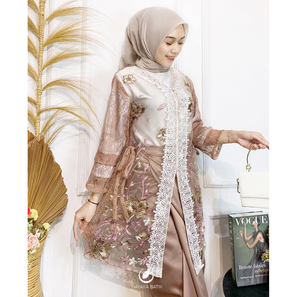 [NEW ARRIVAL] NAYAKA BATIK - One Set Wanita Kekinian Maiza Tulle Gardenia Warna Mix Renda Full Chant