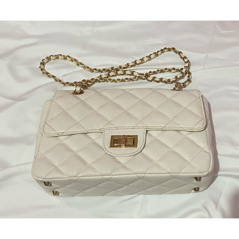 Preloved Merche Tas Pesta Putih