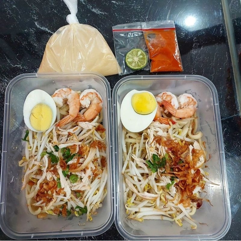 

Mie Celor (Toping ayam, telor, udang)