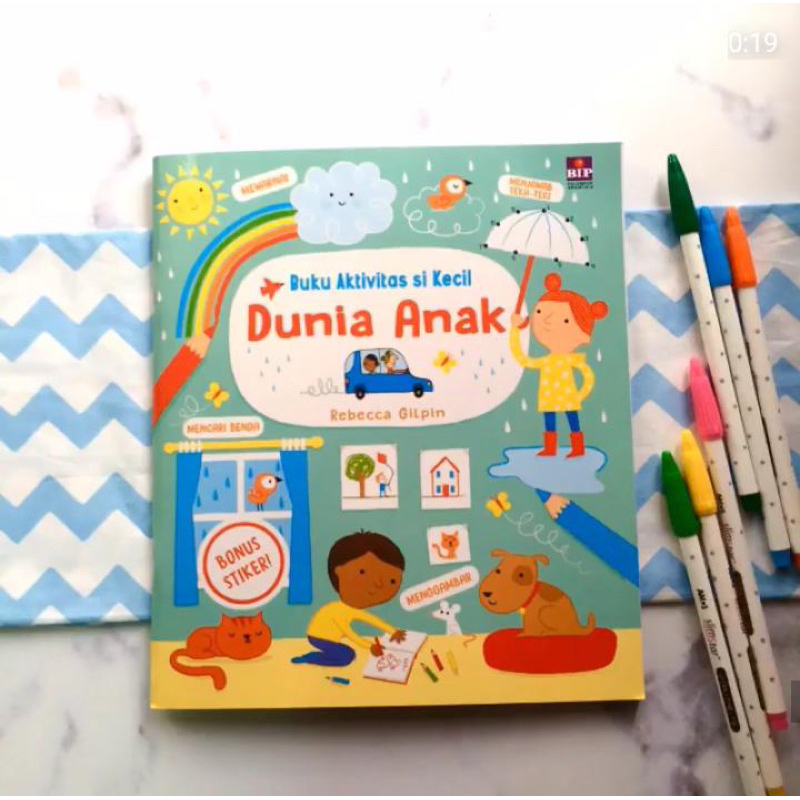 Buku Aktivitas si Kecil: Dunia Anak (Bonus Stiker)