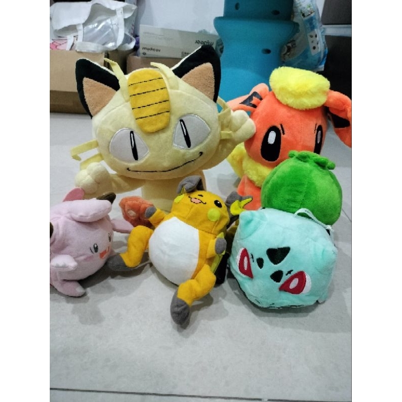Boneka Pokemon Pikachu Bulbasaur Flareon Charmender Squirtle Tomy