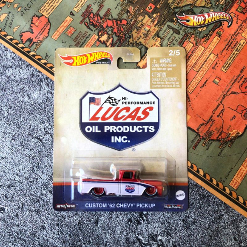 [ HKD00 ] Hot Wheels Premium Lucas Oil Products Inc Custom '62 Chevy Pick Up - Mainan Mobil Balap
