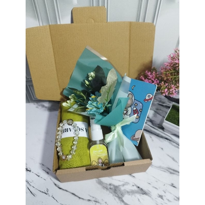 

(PROMO) hampers untuk cewek-Hampers jilbab-hampers parfum hampers kekinian-hampers remaja-hampers bagus dan murah