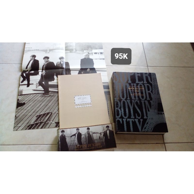 Super Junior Boys in City Paris