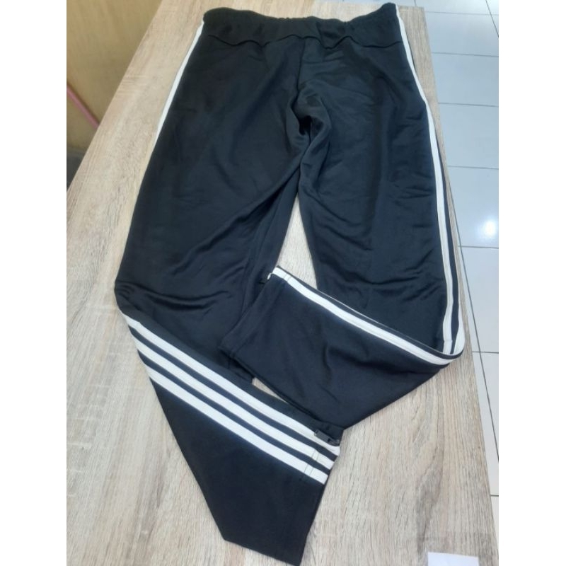 CELANA PANJANG TRAINING ADIDAS ORIGINAL "Samping bawah kaki ada resleting"
