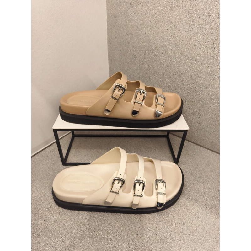 Sandal wanita flat Charles&Keith original