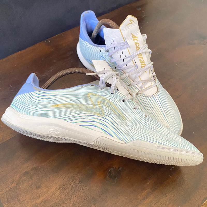 Sepatu Futsal Second Specs Evolution In White Grapemist (Size 41)