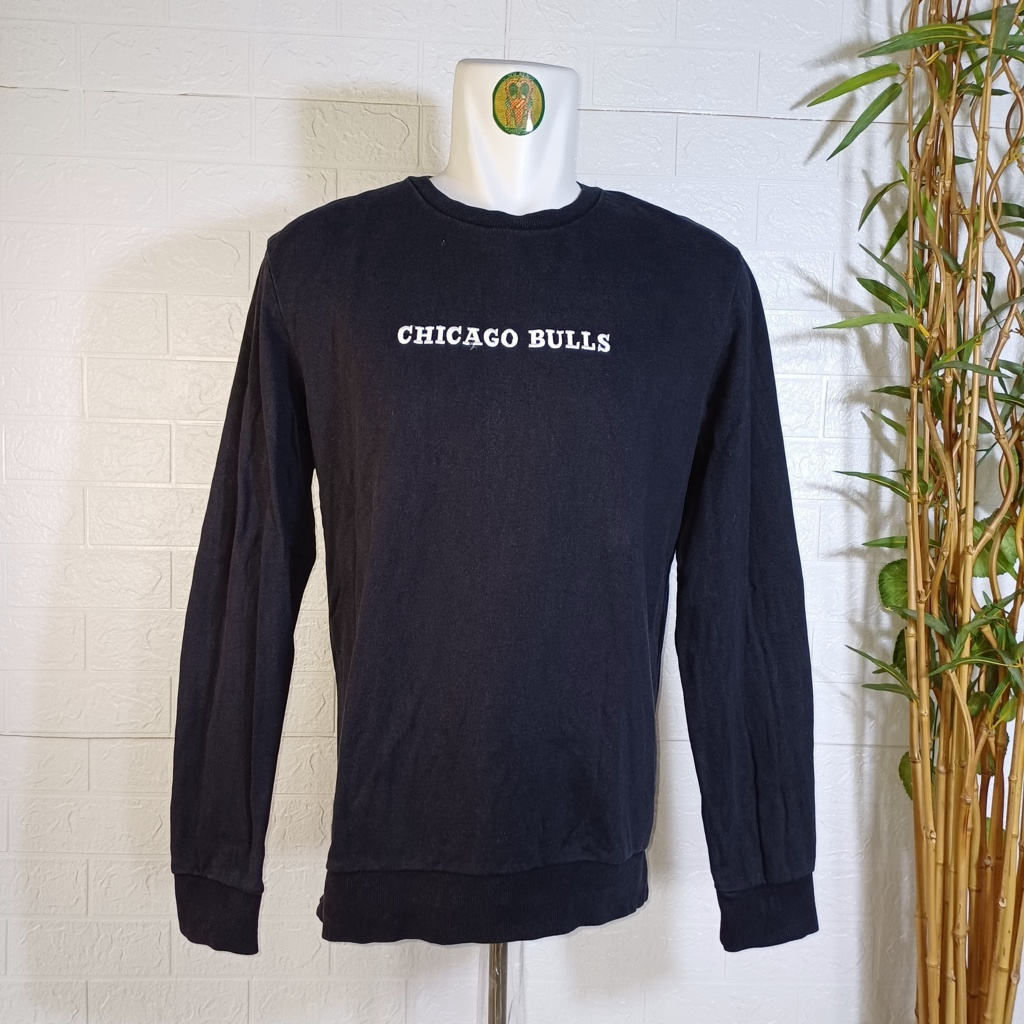 SWEATER CREWNECK CHICAGO BULLS ORIGINAL, SIZE L (SECOND BRANDED) HITAM, CN0195