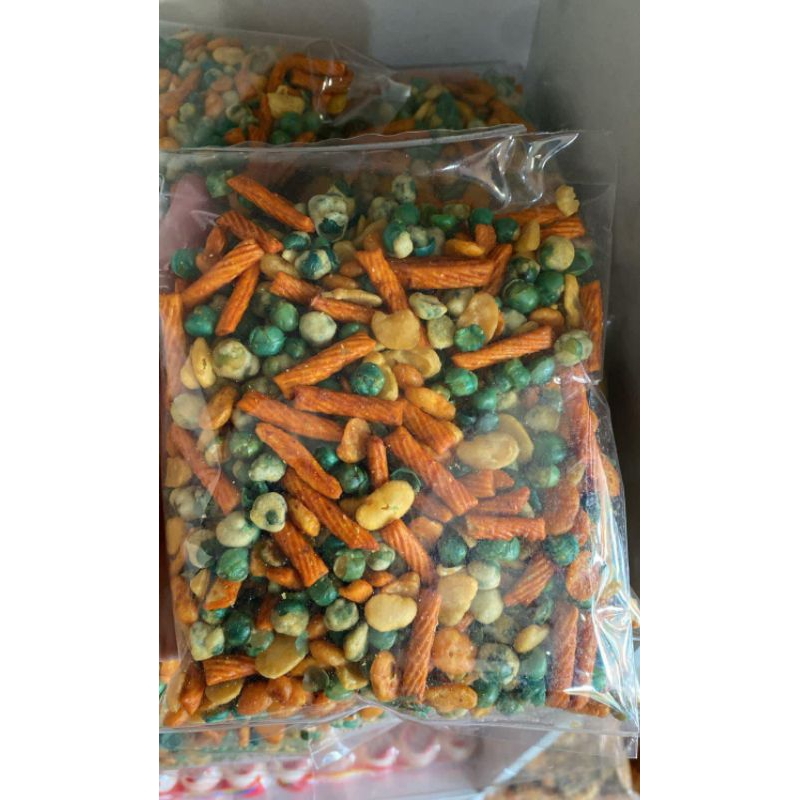 

Kacang Campur / Cemilan / Snack