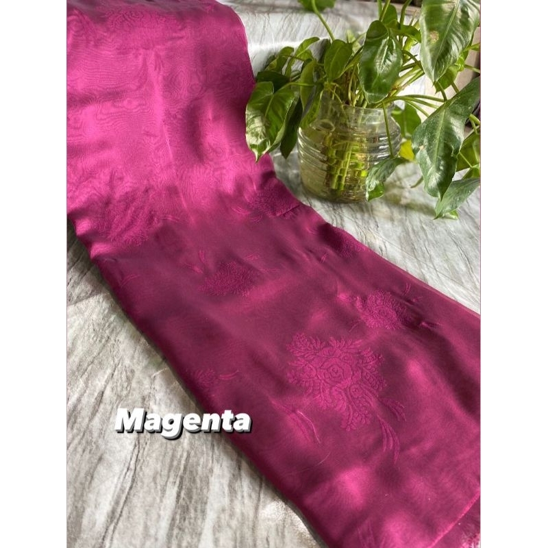 kain silk embos motif bayangan