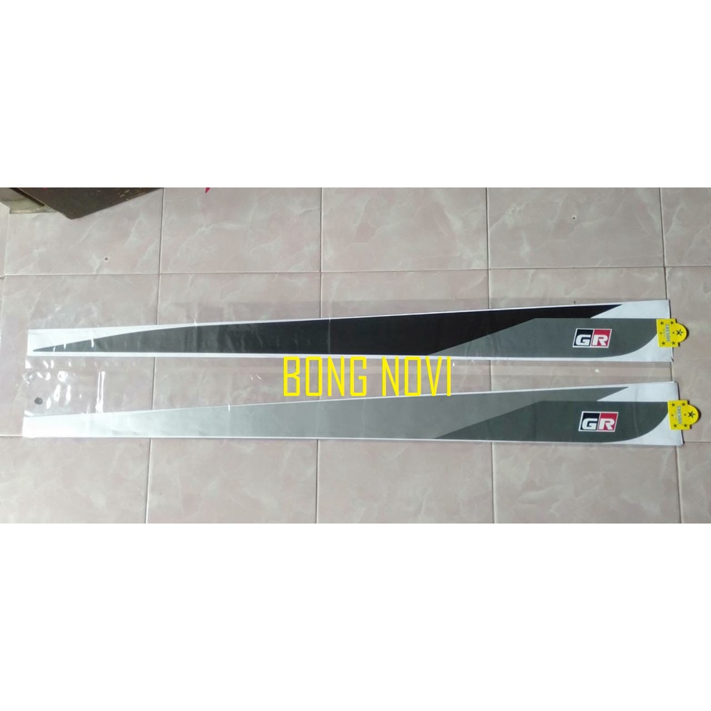 stiker body samping Yaris 2018-2022 Gr Sport Universal - hitam & silver