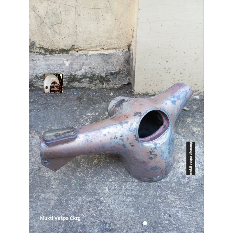 Stang Vespa Super 66-73 Original kode 2B+152327 , tersisa cat ori Original Paint Coklat / Gold
