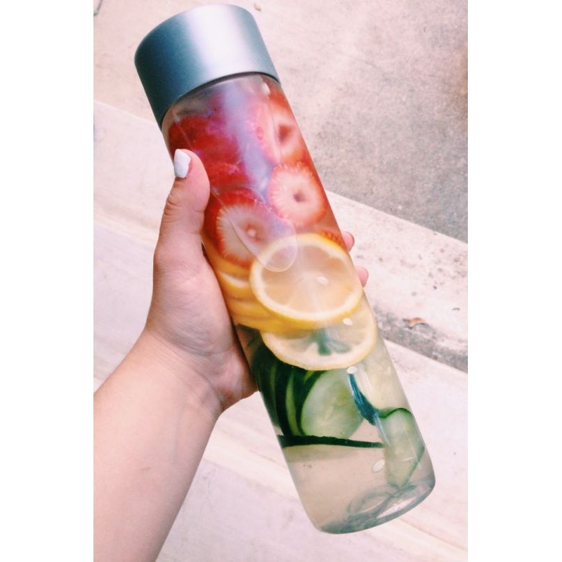 

infused water - mix stoberi, lemon, jeruk nipis