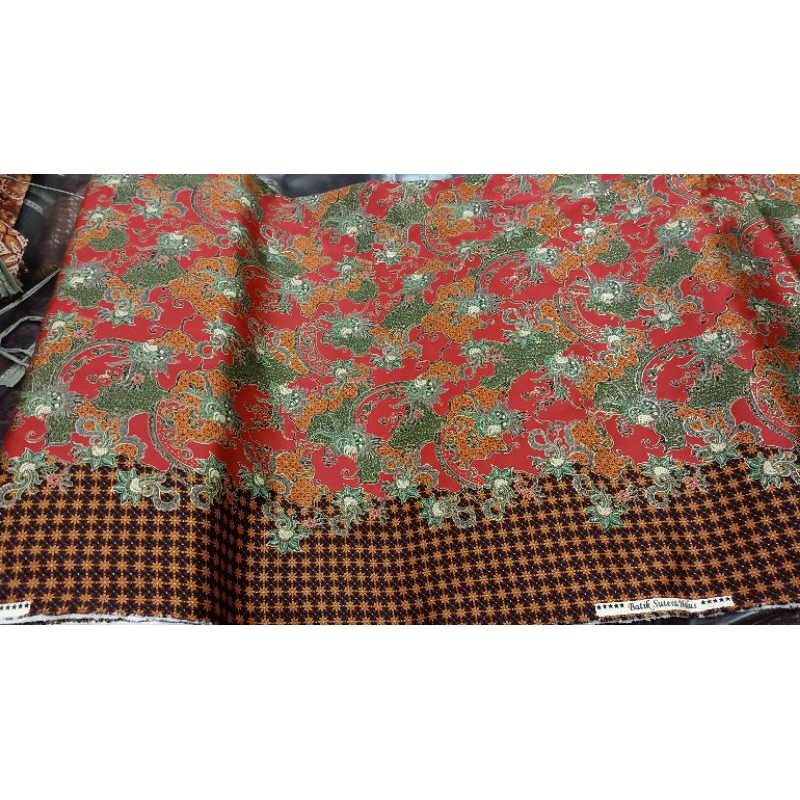 Kain Batik Semi Sutra Halus 44" (merah)