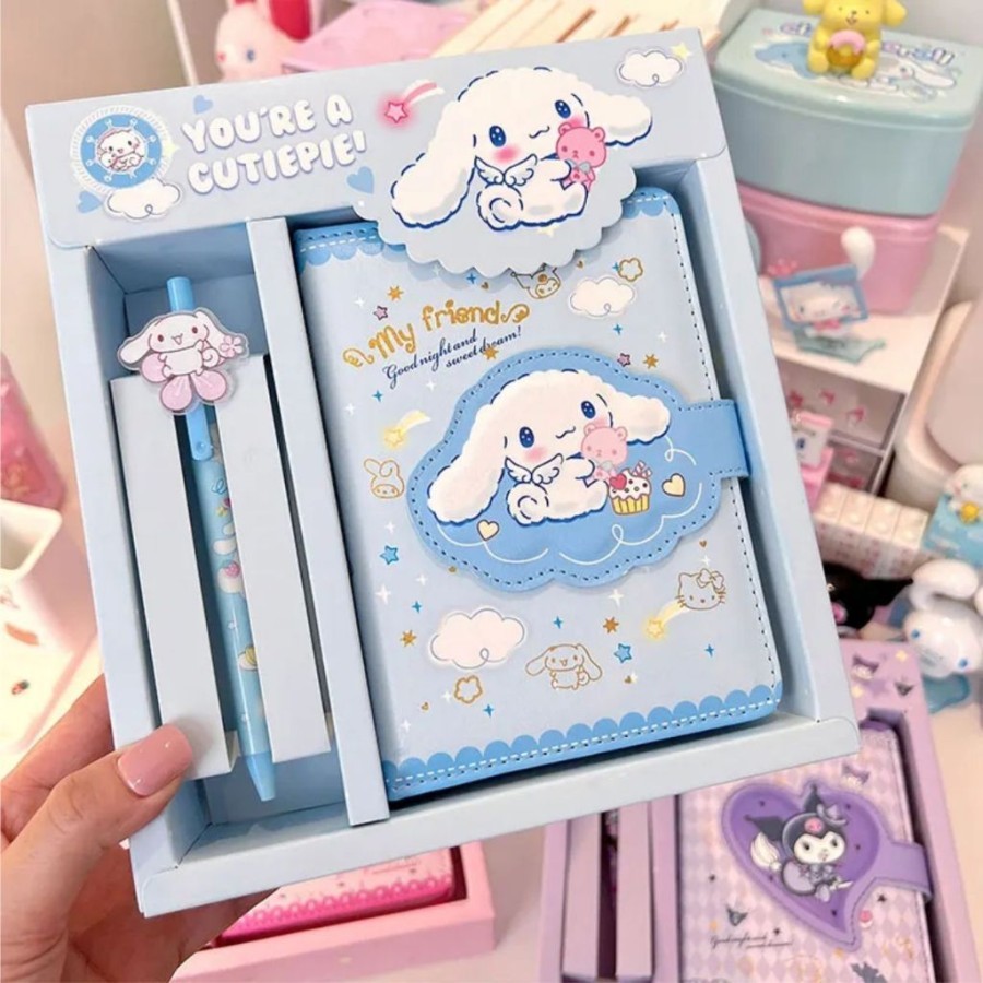 

BOX Notebook Sanrio Magnet Buku Tulis Anak 2 in 1 Gift Set Cute Kuromi Cinnamoroll PUCM/ Buku tulis cute kuromi cinnamorol/Buku Tulis Anak Magnet Buku Memo dan Pen Kuromi Cinnamoroll