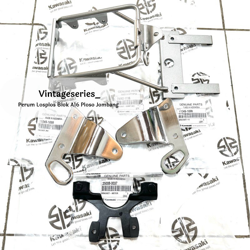 Breket Lampu Depan Ninja 150 R SS KGP 23062-1116 breket kupingan ninja Ss ORI original