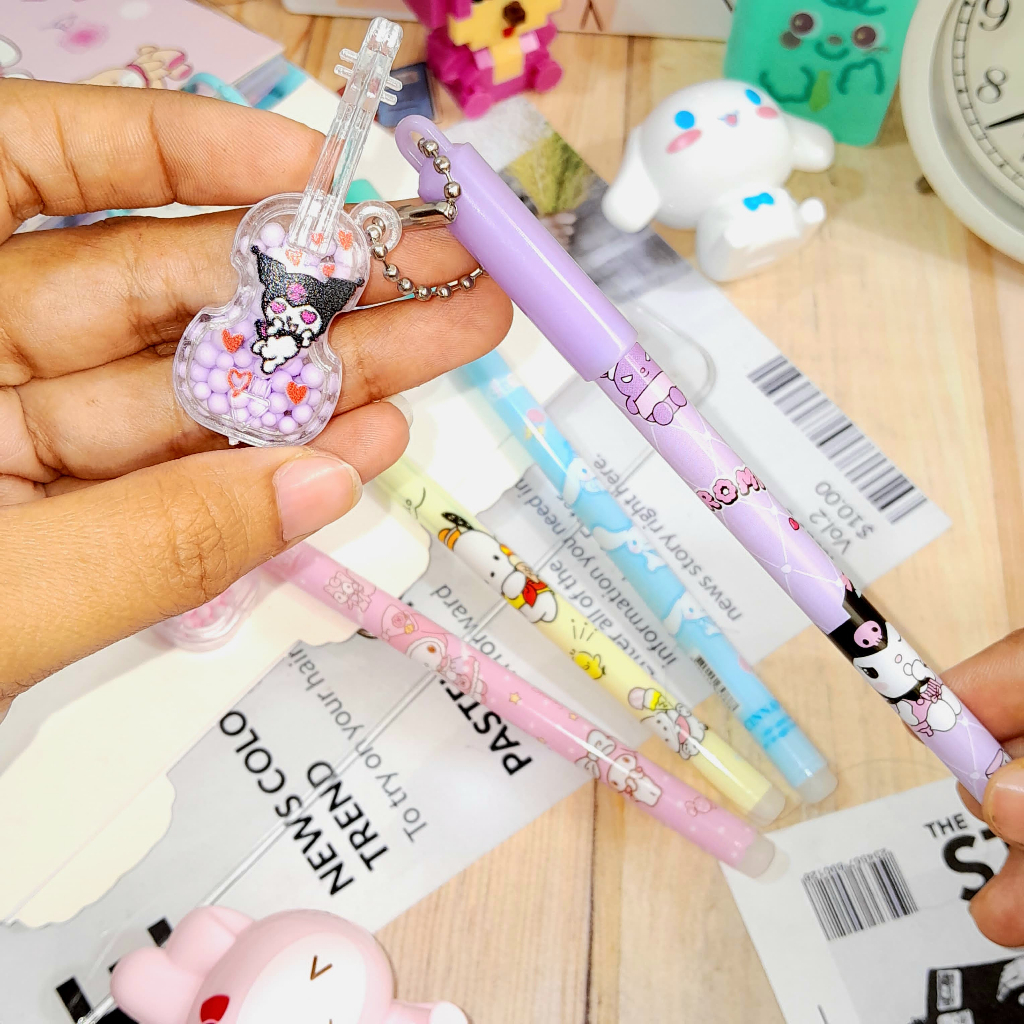 

qwe (12 PCS) PULPEN GANTUNGAN BIOLA SANRIO PEN PENA BOLPEN BOLPOIN MELODY CINAMOROLL KUROMI PURIN