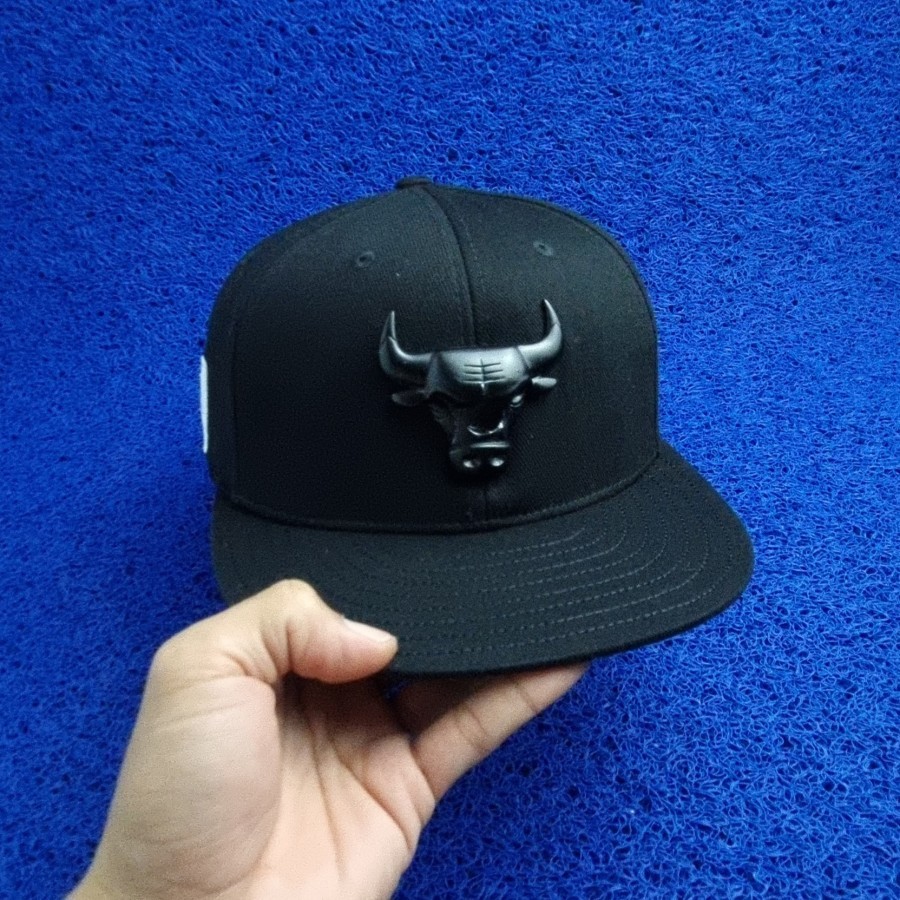 topi NBA chicago bulls snapback logo besi full black