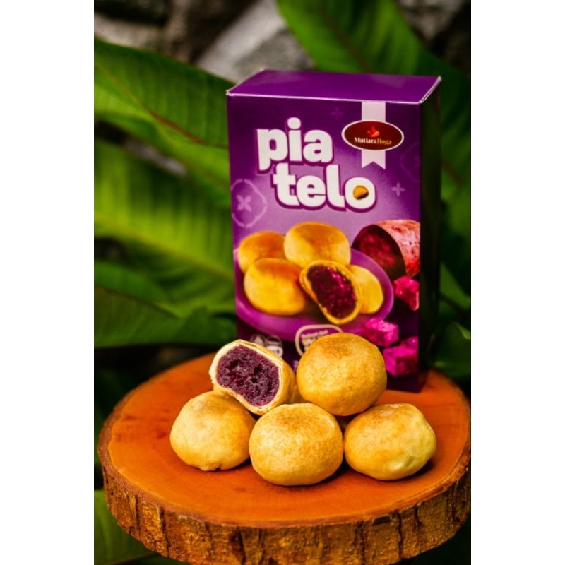 

Pia Telo Ungu khas Malang ( ubi ungu / sweet potato)