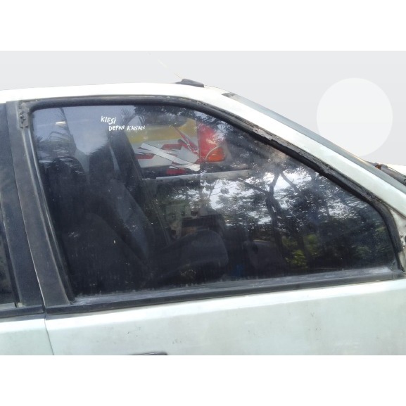 Kaca Depan Kanan Daihatsu Classy 1992