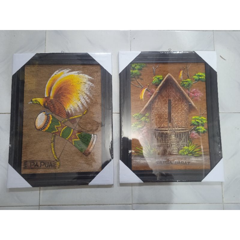 hiasan dinding Papua gambar cendrawasih dan rumah kaki 1000/ oleh oleh khas papua