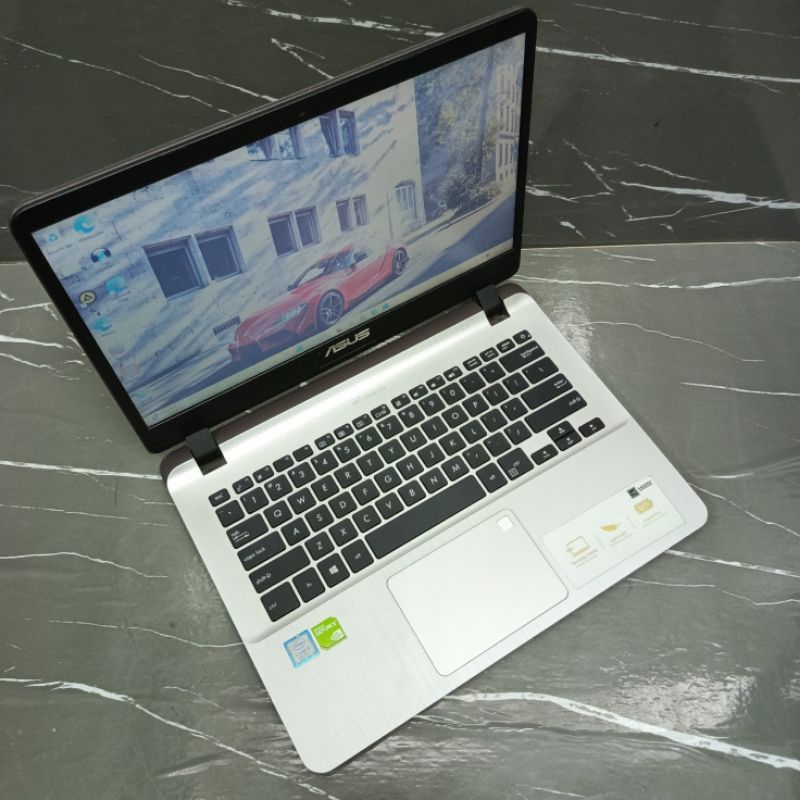 Laptop Murah Dual VGA Asus A4070UF RAM 8GB SSD 256GB Nvidia Mx 130 i5 - 8250U Nvidia Mx 130 Bergaran