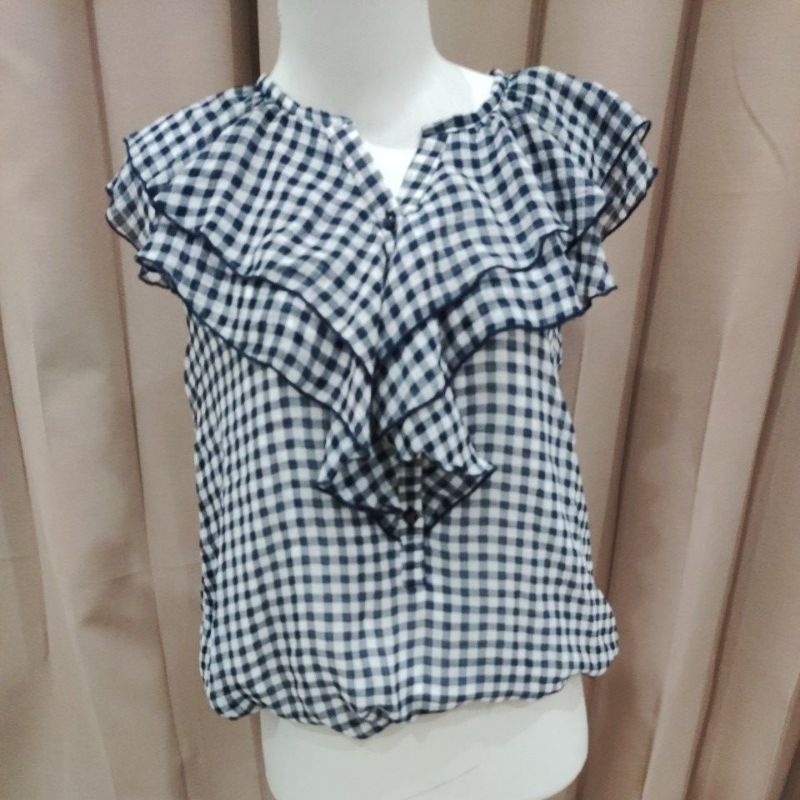 blouse kotak²  model ruffle