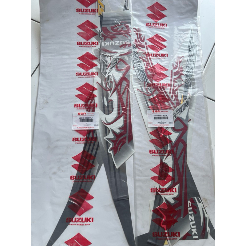 STRIPING SUZUKI SPIN 125SR PUTIH