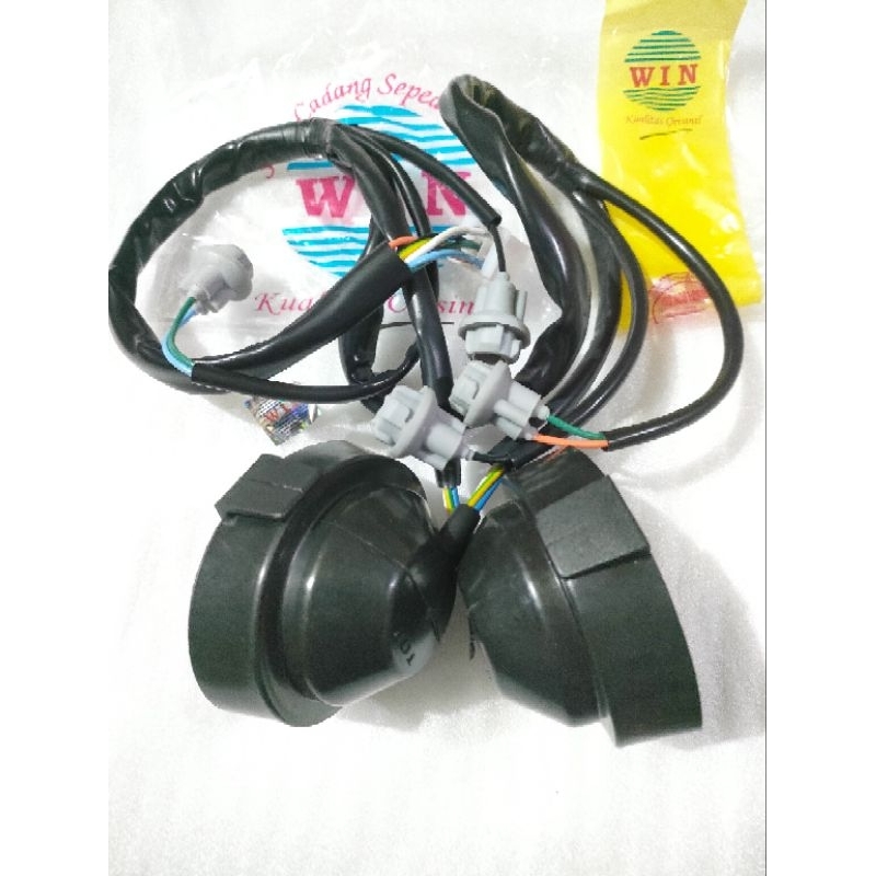 FITTING LAMPU COP LAMPU DEPAN VARIO 125 OLD VARIO TECHNO 125 KZR