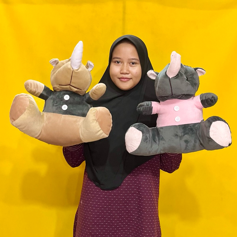Boneka badak korea duduk berbaju kancing premium duduk lucu boneka karakter badak bercula ecobonekai