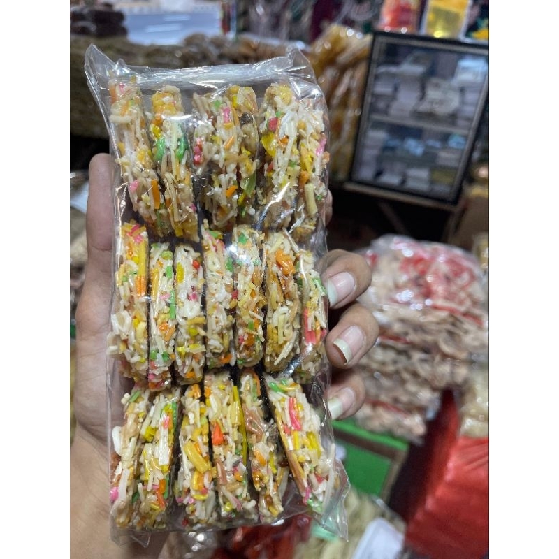 

KERUPUK GRANDONG/KERUPUK SUPER LEBAR 200g